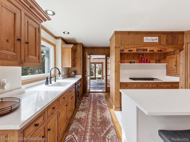 4009 Dabish Drive, Lake Orion Village, MI 48362