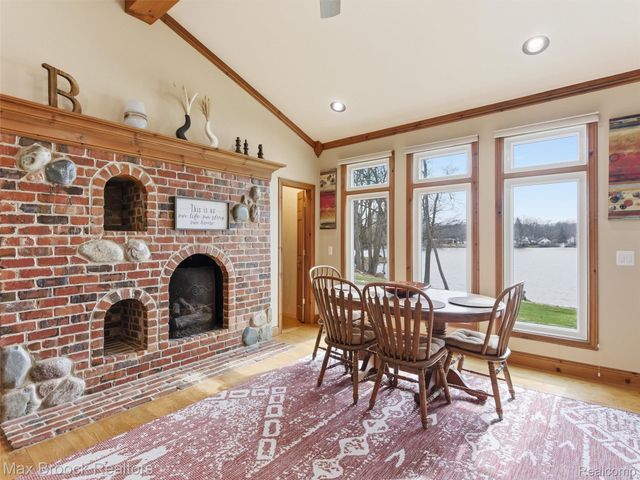 4009 Dabish Drive, Lake Orion Village, MI 48362