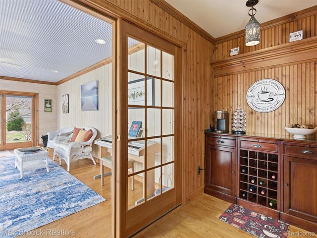 4009 Dabish Drive, Lake Orion Village, MI 48362