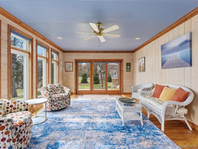 4009 Dabish Drive, Lake Orion Village, MI 48362