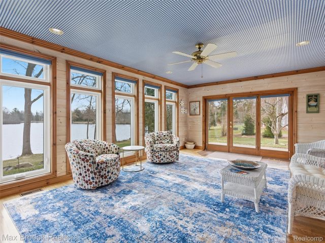 4009 Dabish Drive, Lake Orion Village, MI 48362