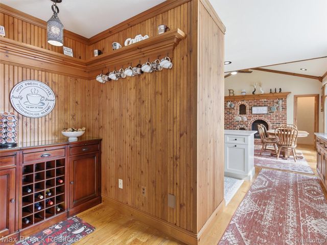 4009 Dabish Drive, Lake Orion Village, MI 48362