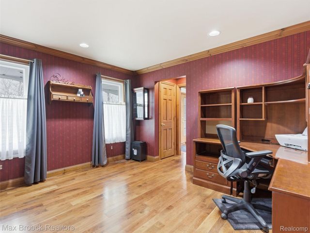 4009 Dabish Drive, Lake Orion Village, MI 48362