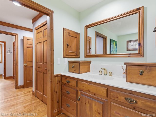 4009 Dabish Drive, Lake Orion Village, MI 48362