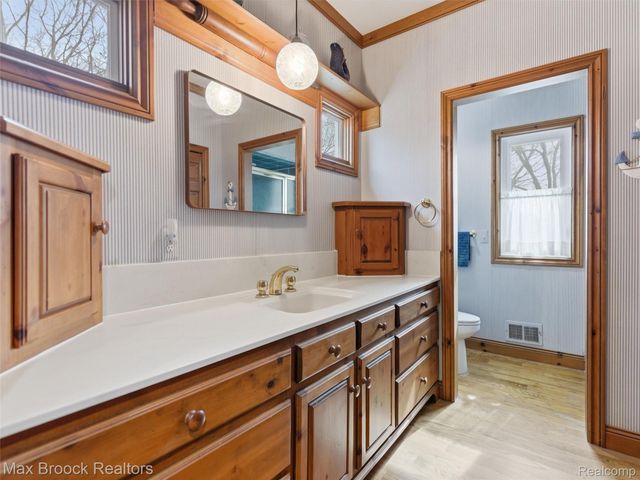 4009 Dabish Drive, Lake Orion Village, MI 48362