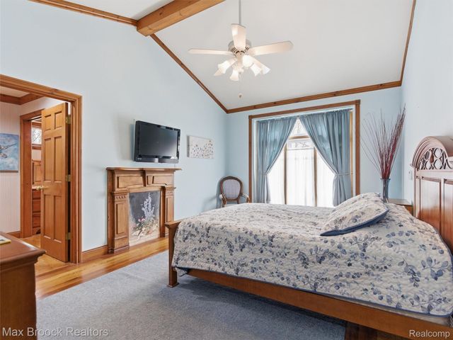 4009 Dabish Drive, Lake Orion Village, MI 48362