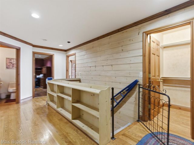 4009 Dabish Drive, Lake Orion Village, MI 48362