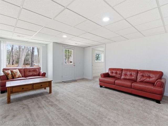 4009 Dabish Drive, Lake Orion Village, MI 48362