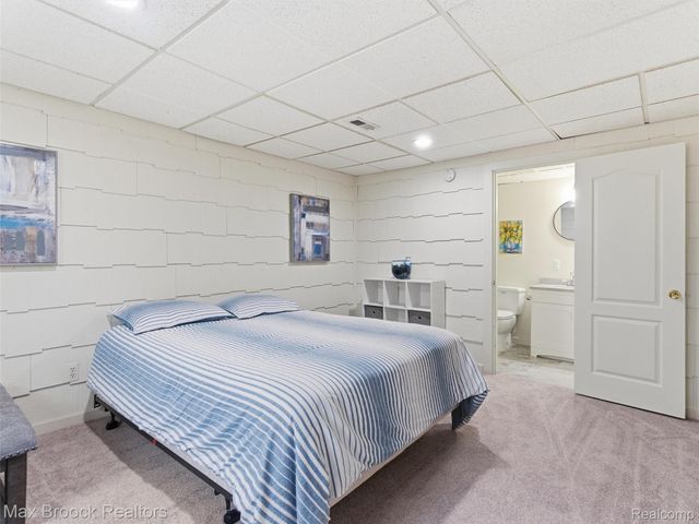 4009 Dabish Drive, Lake Orion Village, MI 48362