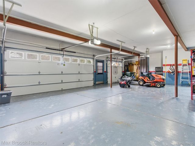 4009 Dabish Drive, Lake Orion Village, MI 48362