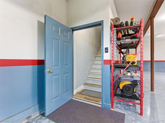 4009 Dabish Drive, Lake Orion Village, MI 48362