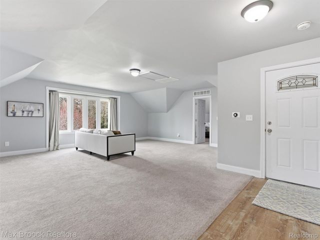 4009 Dabish Drive, Lake Orion Village, MI 48362