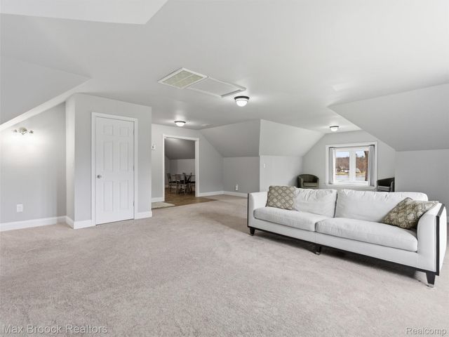 4009 Dabish Drive, Lake Orion Village, MI 48362