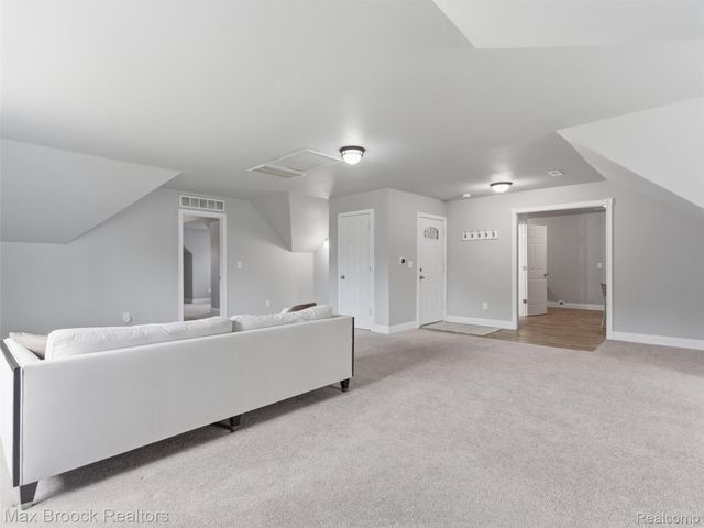 4009 Dabish Drive, Lake Orion Village, MI 48362