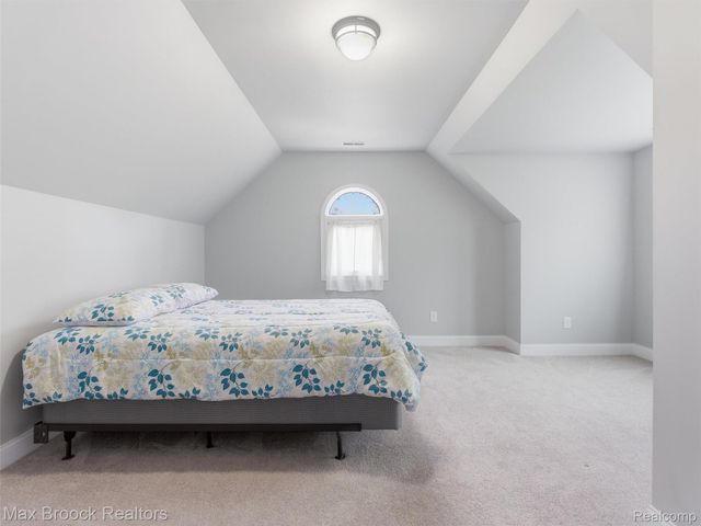 4009 Dabish Drive, Lake Orion Village, MI 48362