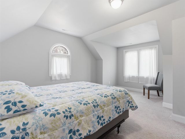 4009 Dabish Drive, Lake Orion Village, MI 48362