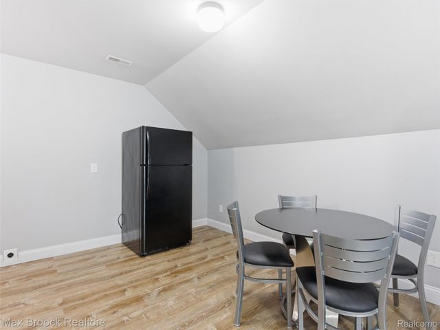 4009 Dabish Drive, Lake Orion Village, MI 48362