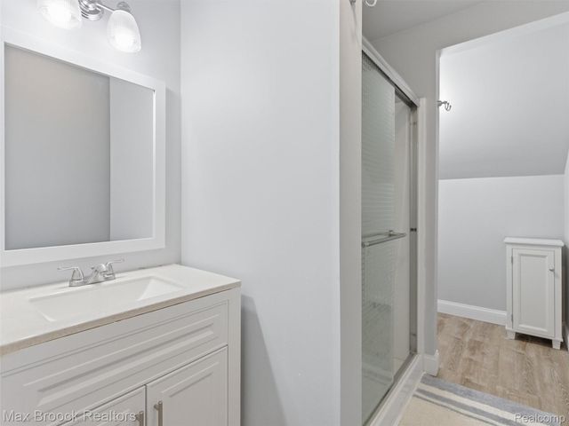 4009 Dabish Drive, Lake Orion Village, MI 48362