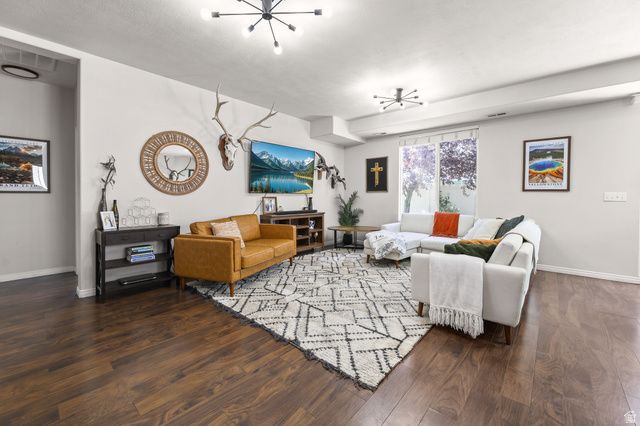 1077 N BELLINGHAM CT, North Salt Lake, UT 84054