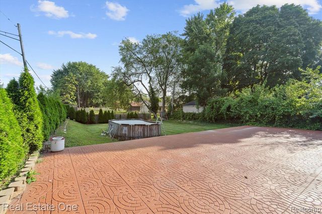 23944 Fordson Drive, Dearborn, MI 48124