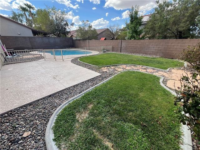 196 Golden Crown Avenue, Henderson, NV 89002