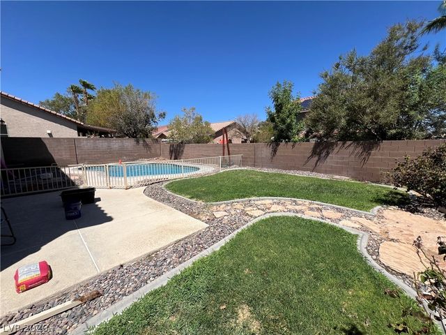 196 Golden Crown Avenue, Henderson, NV 89002