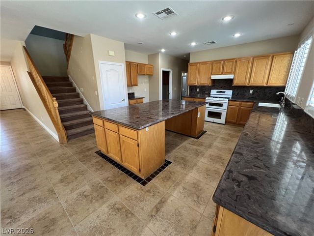 196 Golden Crown Avenue, Henderson, NV 89002