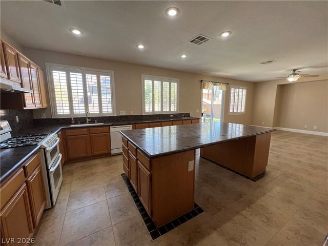 196 Golden Crown Avenue, Henderson, NV 89002