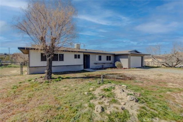 6998 Lennox Avenue, Yucca Valley, CA 92284