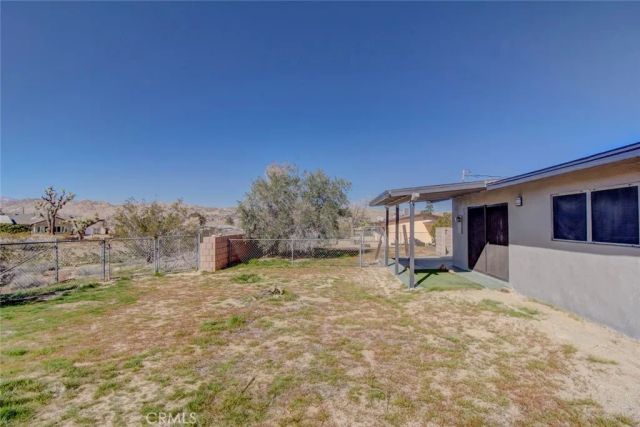 6998 Lennox Avenue, Yucca Valley, CA 92284