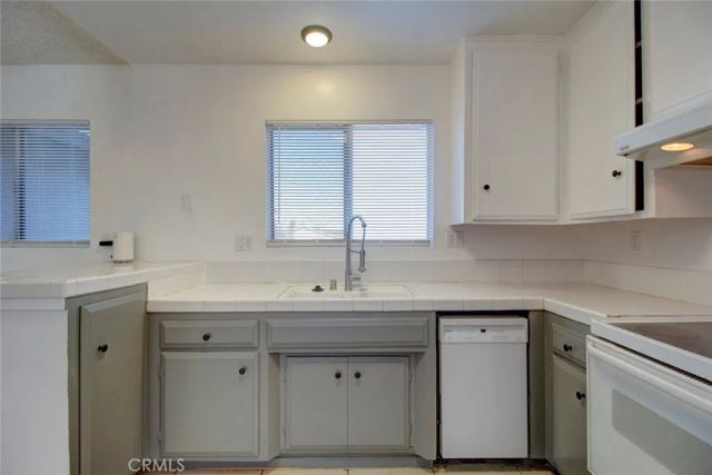 6998 Lennox Avenue, Yucca Valley, CA 92284