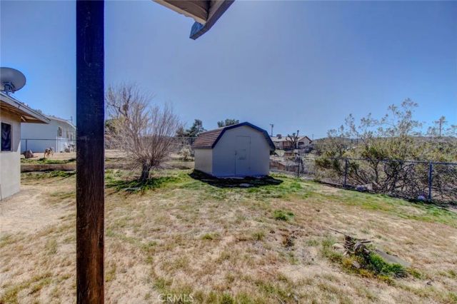 6998 Lennox Avenue, Yucca Valley, CA 92284