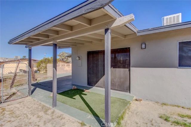 6998 Lennox Avenue, Yucca Valley, CA 92284