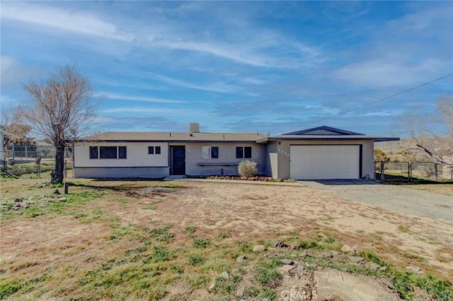 6998 Lennox Avenue, Yucca Valley, CA 92284