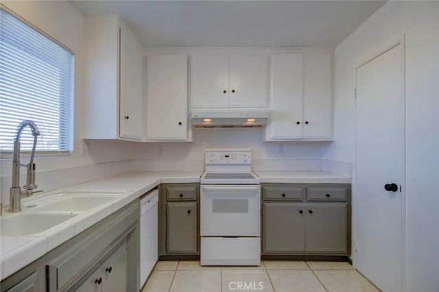 6998 Lennox Avenue, Yucca Valley, CA 92284