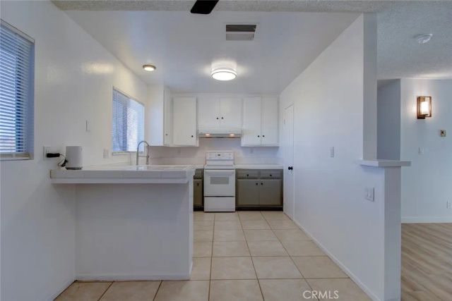 6998 Lennox Avenue, Yucca Valley, CA 92284