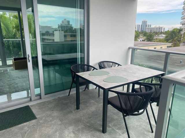 1133 102nd Street 403, Bay Harbor Islands, FL 33154