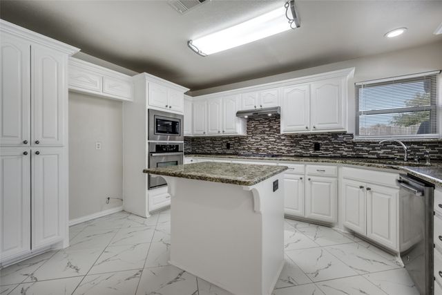 1149 Serendipity Circle, Sanger, TX 76266