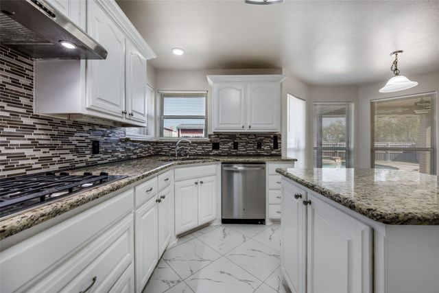 1149 Serendipity Circle, Sanger, TX 76266