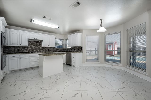 1149 Serendipity Circle, Sanger, TX 76266