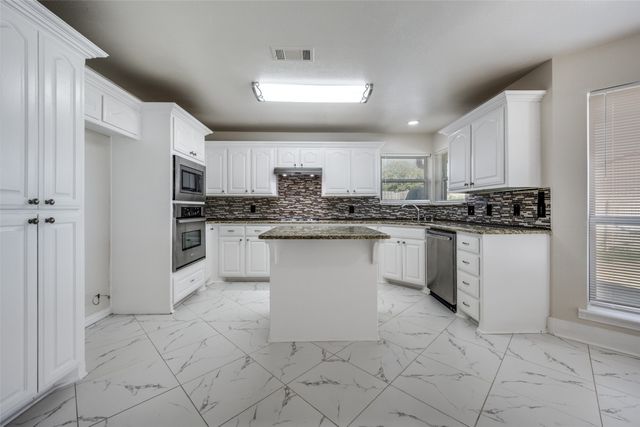 1149 Serendipity Circle, Sanger, TX 76266