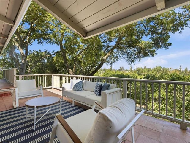 624 Oakridge Drive, Los Altos, CA 94024