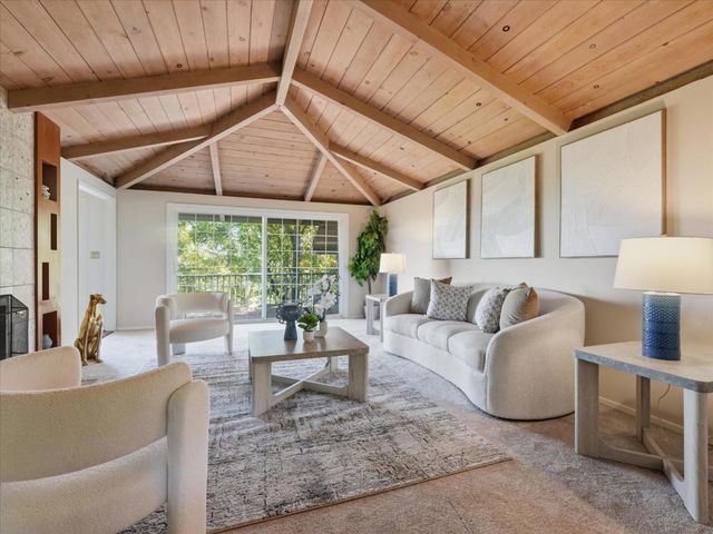 624 Oakridge Drive, Los Altos, CA 94024