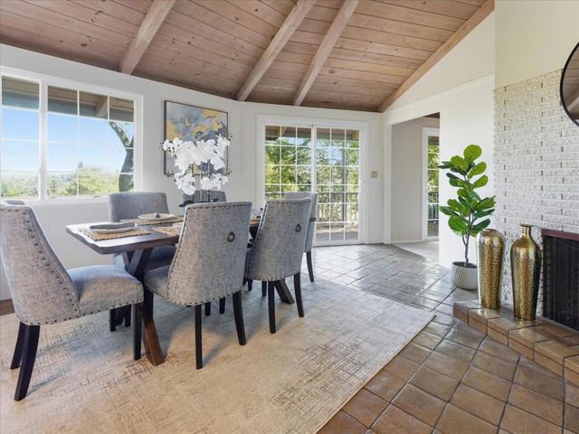 624 Oakridge Drive, Los Altos, CA 94024