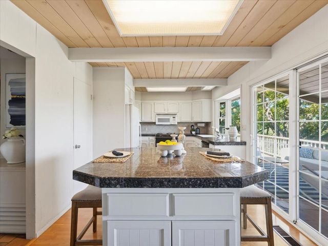 624 Oakridge Drive, Los Altos, CA 94024