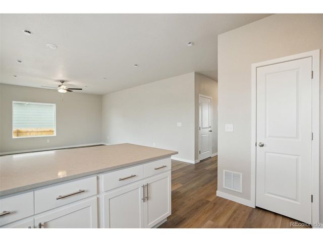 48175 Shetland Dr, Bennett, CO 80102