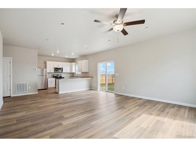 48175 Shetland Dr, Bennett, CO 80102