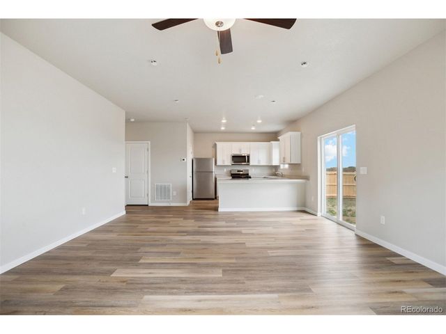 48175 Shetland Dr, Bennett, CO 80102