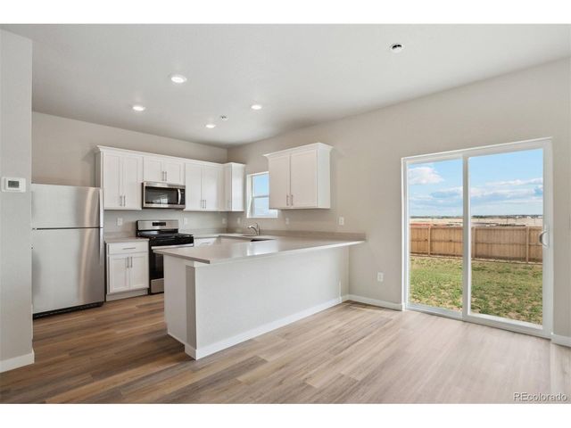 48175 Shetland Dr, Bennett, CO 80102