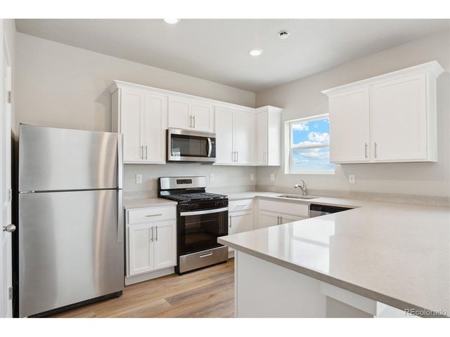 48175 Shetland Dr, Bennett, CO 80102